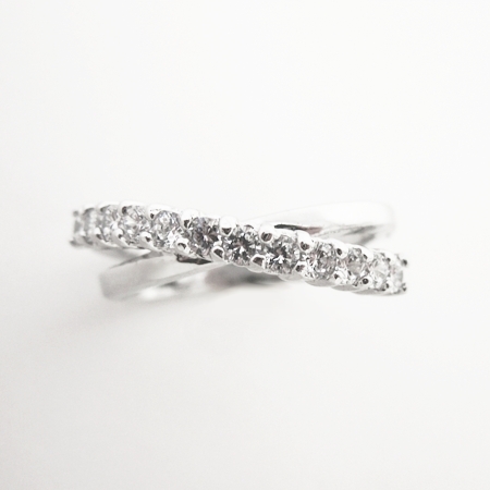 Cross-over Ring with Cubic Zirconias - Click Image to Close